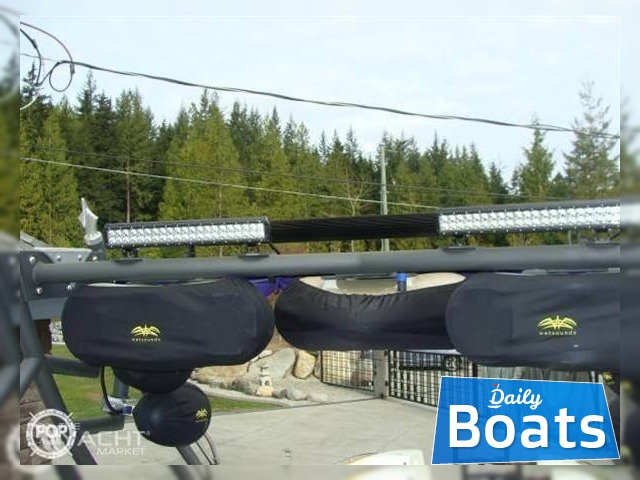 2005 Magic 28 Deck Boat for sale