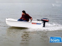 Microboat 900