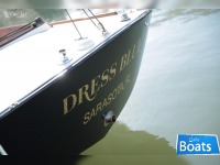 Alerion Express 28