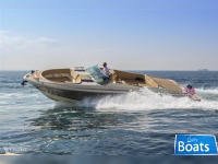 Chris-Craft 32 Launch