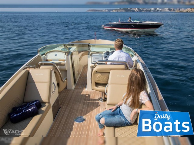2016 Chris-Craft 32 Launch