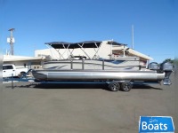 Premier Marine 260 Grand Entertainer