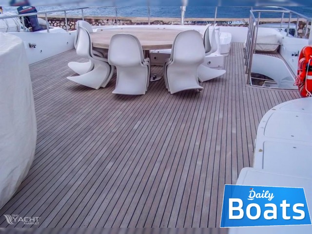 2005 Maiora 38 for sale