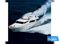Ferretti Yachts 880