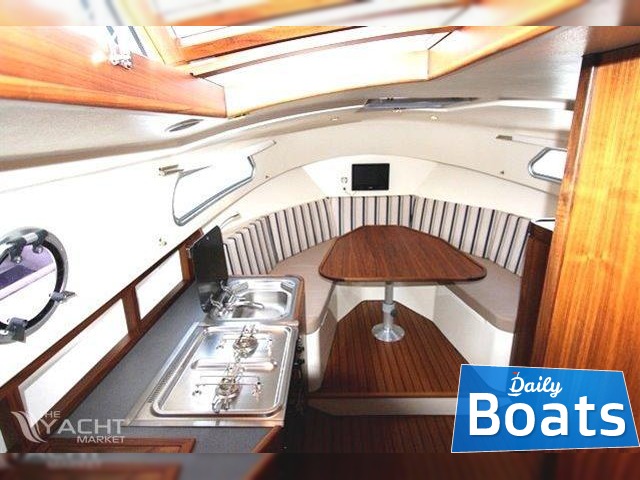 2011 Intercruiser 28 Cabin