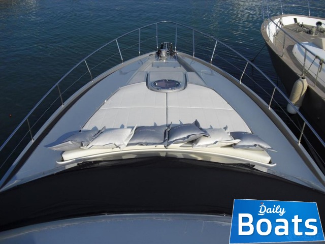 2010 Pershing 64 til salg