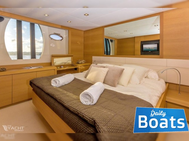 2008 Pershing 64 til salg