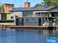 Houseboat Waterlodge Two