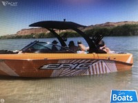 Epic 23V Wakeboat