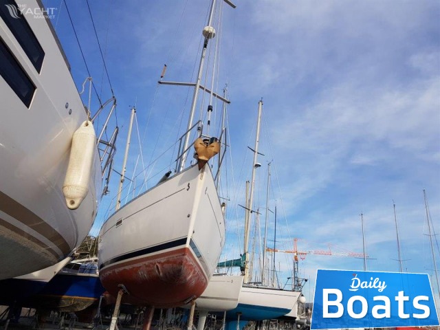 2001 Beneteau Oceanis 393 for sale. View price, photos and Buy 2001 ...