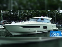 Prestige Yachts 560S
