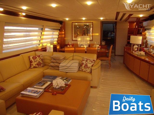 2005 Ferretti 830