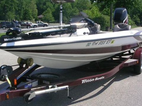 Triton 196