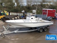 Boston Whaler 220 Dauntless