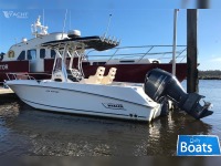 Boston Whaler 220 Outrage