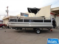 Sun Tracker 20 DLX
