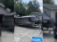 Godfrey Pontoon 26