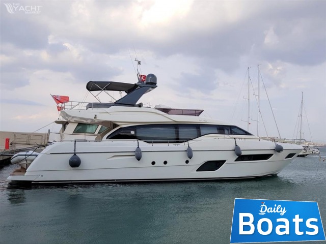 2016 Ferretti 700
