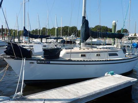 1977 Hunter 30