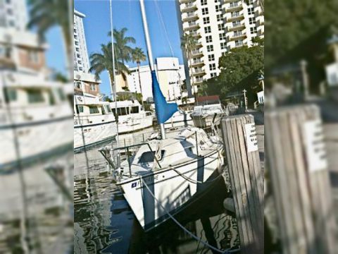 Købe 1989 Pearson 27' Sloop