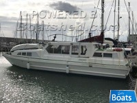 40 Conqueror Cruiser