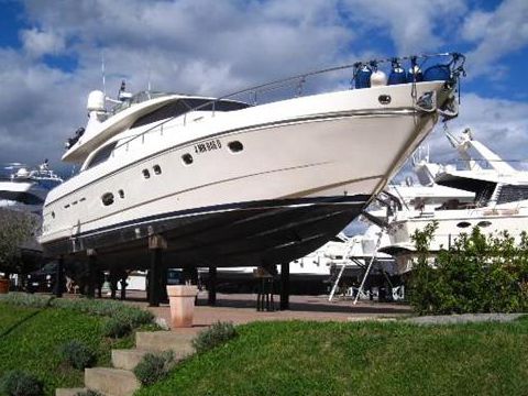 Ferretti 720