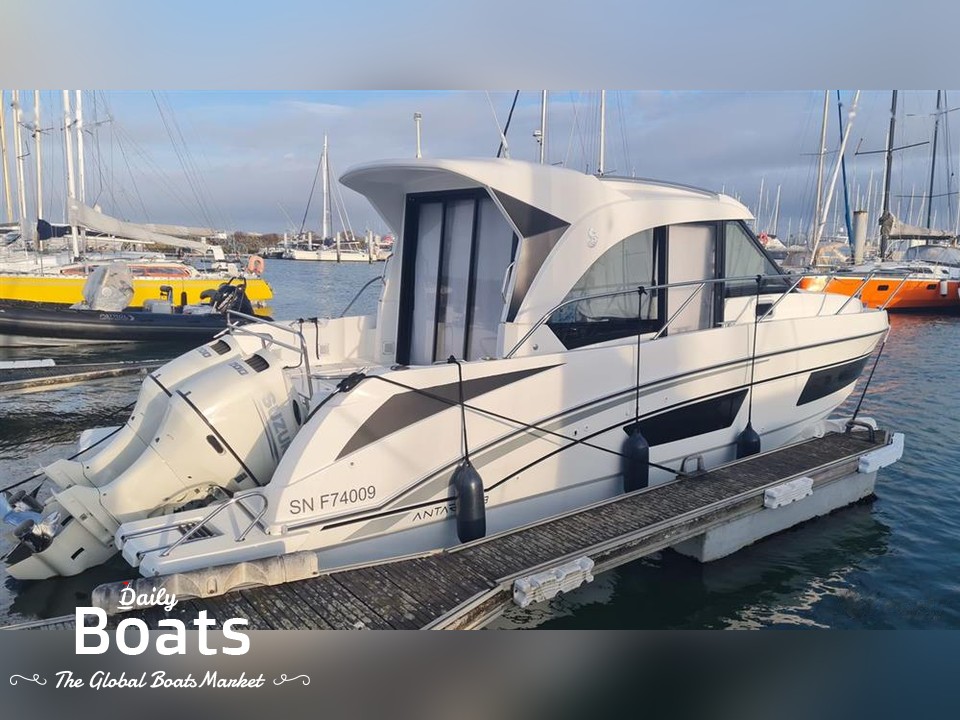 Bénéteau Boats Antares 9