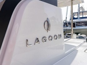 Osta 2020 Lagoon Catamarans 400
