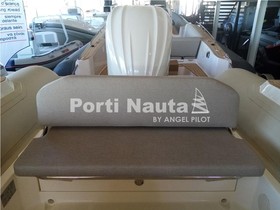 Koupit 2021 Capelli Boats Tempest 750 Luxe