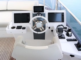 Buy Azimut Yachts Magellano 66