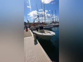 2017 Boston Whaler Boats 230 Outrage til salgs