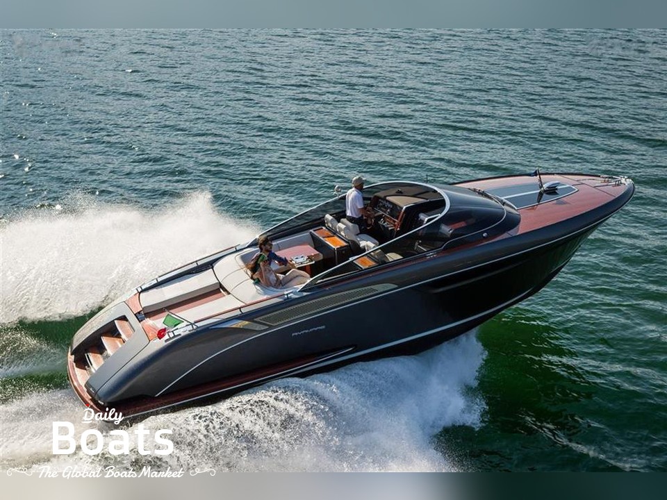 2021 Riva 38