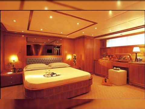 2004 Falcon 2004
