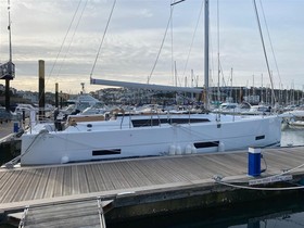 Buy 2021 Dufour 390
