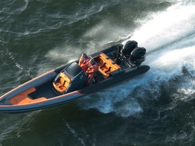 Revolt Custom Boats Sport 950