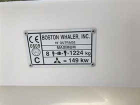 2000 Boston Whaler Boats 18 Outrage til salgs