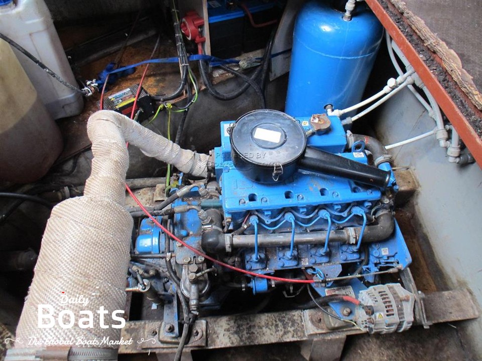 2010 Collingwood 57 Widebeam Narrow Boat for sale. View price, photos