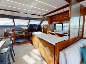 Koupit 2021 Sunseeker 76 Yacht
