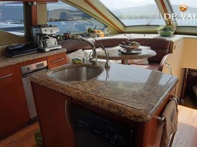 2005 Lazzara Yachts 68