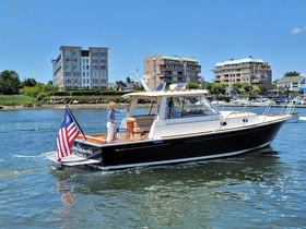 Hunt Yachts 33 Express