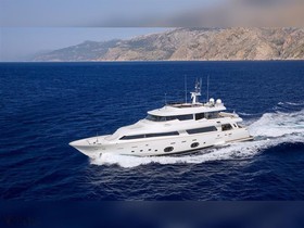 Vegyél 2013 Ferretti Yachts Custom Line 33 Navetta