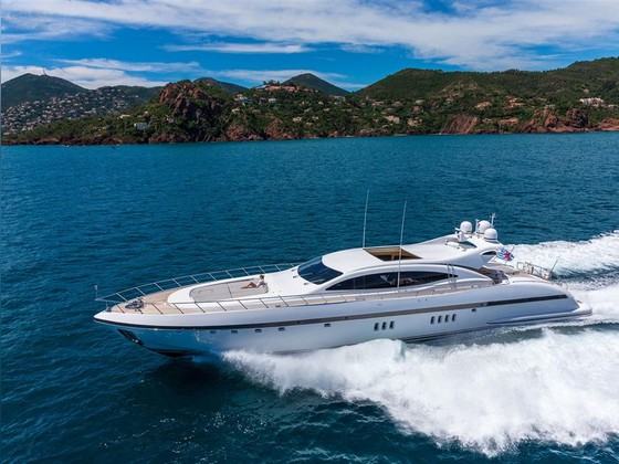 Mangusta Yachts 108