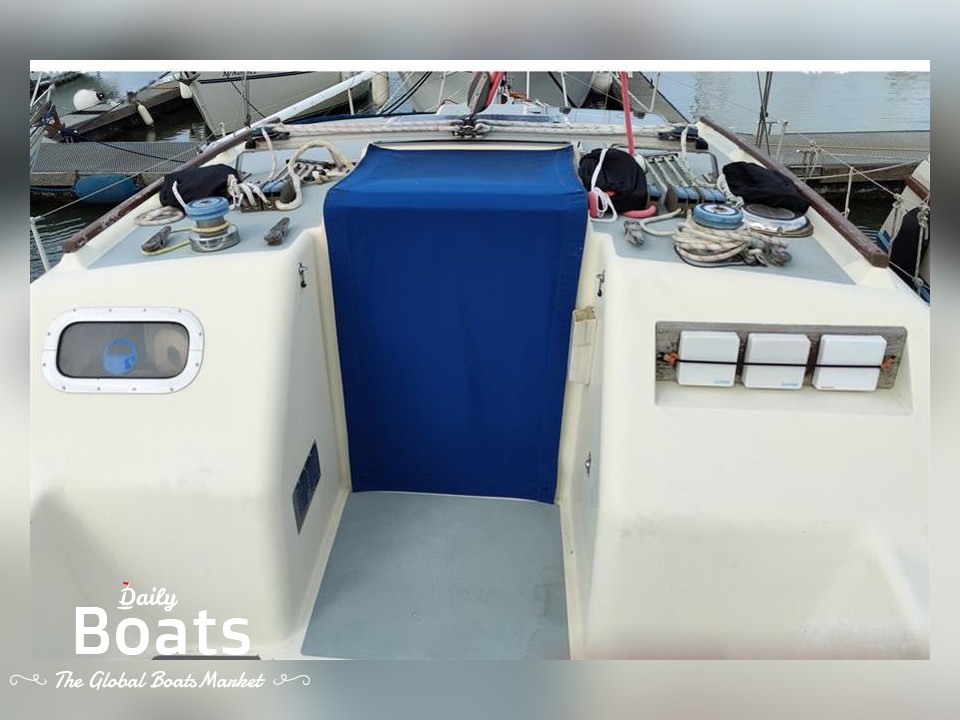 1990 Westerly Riviera 35 for sale. View price, photos and Buy 1990