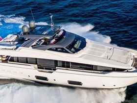Ferretti Yachts 960