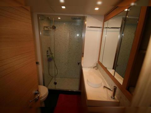 Buy 2009 Pershing 64