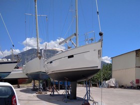 2015 Bavaria Yachts 37 Cruiser
