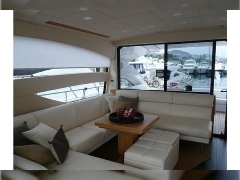 Pershing 64