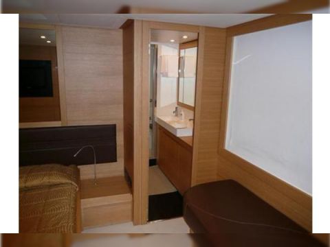 2008 Pershing 64