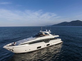 Ferretti Yachts 960