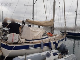 Hallberg Rassy 352